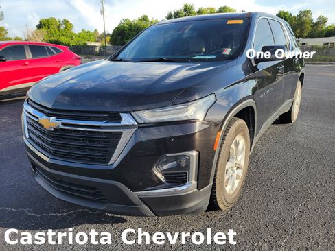Used 2023 Chevrolet Traverse LS FWD image 1