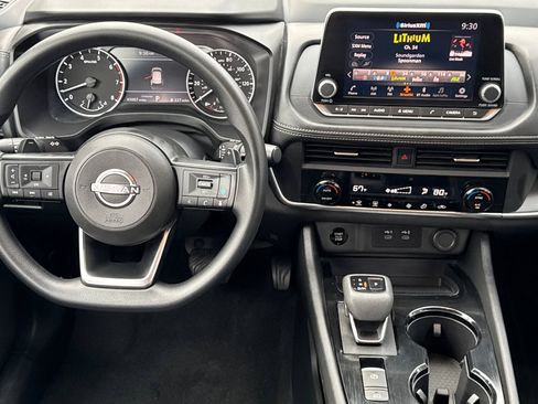 Used 2024 Nissan Rogue SV image 14