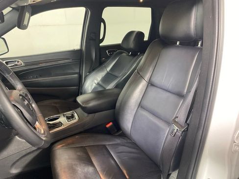 Used 2018 Jeep Grand Cherokee Limited AWD/4WD image 13