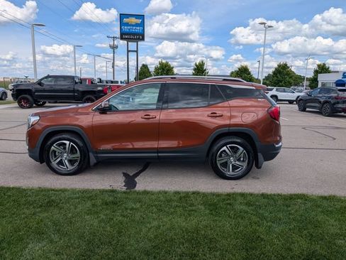 Used 2019 GMC Terrain SLT w/ Preferred Package FWD image 10