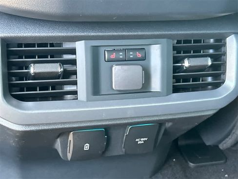 New 2025 Ford F150 Lariat w/ Equipment Group 502A High image 19