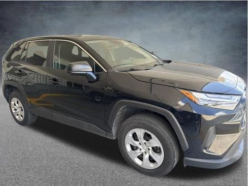 Used 2024 Toyota RAV4 LE FWD image 9