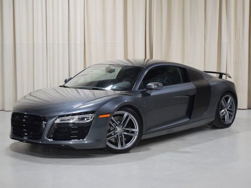 Used 2014 Audi R8 V8 w/ Convenience Package image 1