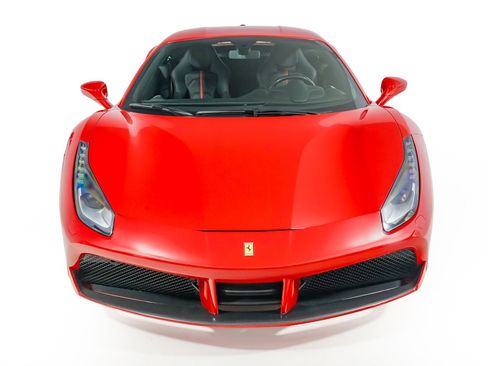 Used 2018 Ferrari 488 GTB image 5