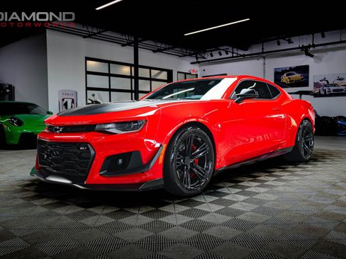 Used 2021 Chevrolet Camaro ZL1 RWD image 10