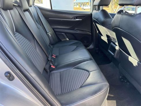 Used 2023 Toyota Camry SE image 14