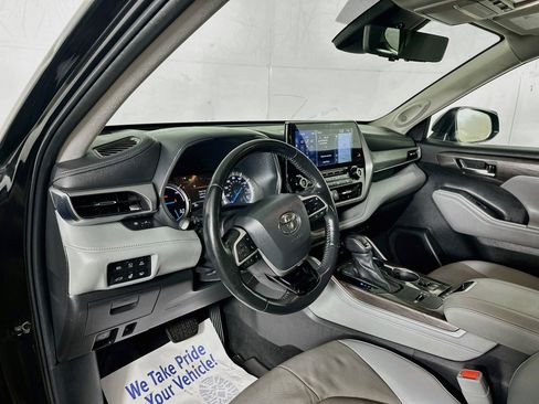 Used 2022 Toyota Highlander Platinum AWD/4WD image 9