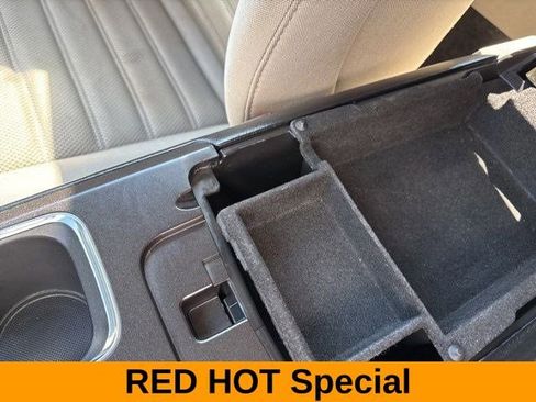 Used 2018 Ford Fusion SE image 26