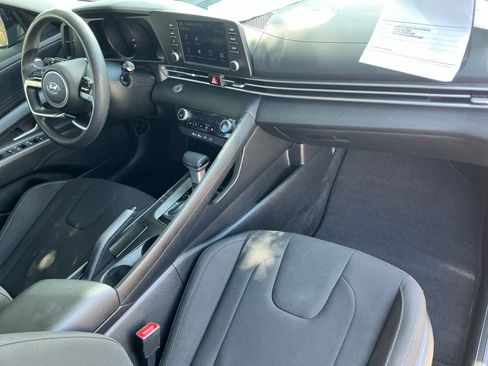 Used 2023 Hyundai Elantra SEL FWD image 18