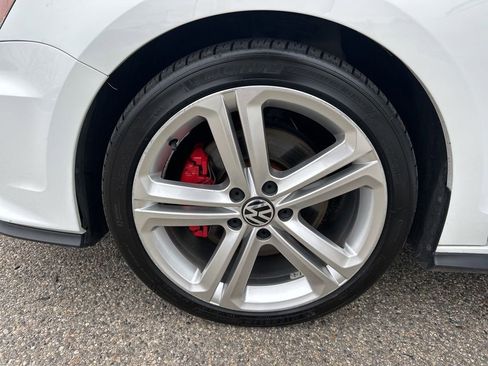 Used 2017 Volkswagen Jetta GLI image 36