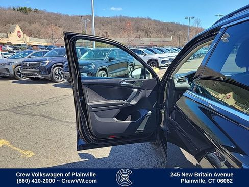Used 2018 Volkswagen Tiguan SE w/ Panoramic Sunroof Package AWD/4WD image 37