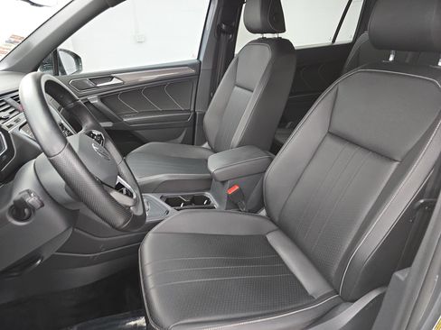 Certified 2023 Volkswagen Tiguan SE R-Line image 15