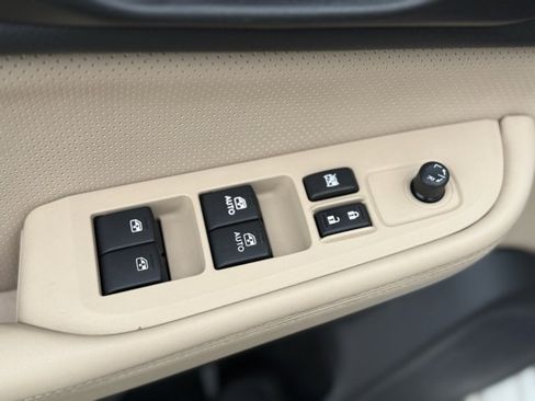 Used 2015 Subaru Legacy 2.5i Limited image 12