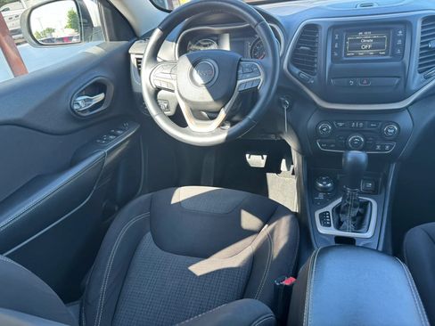 Used 2015 Jeep Cherokee Latitude w/ Trailer Tow Group AWD/4WD image 44