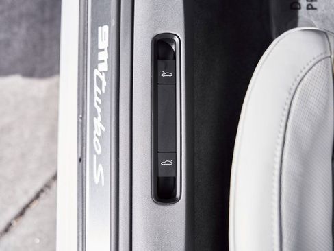 Used 2025 Porsche 911 Turbo S image 35