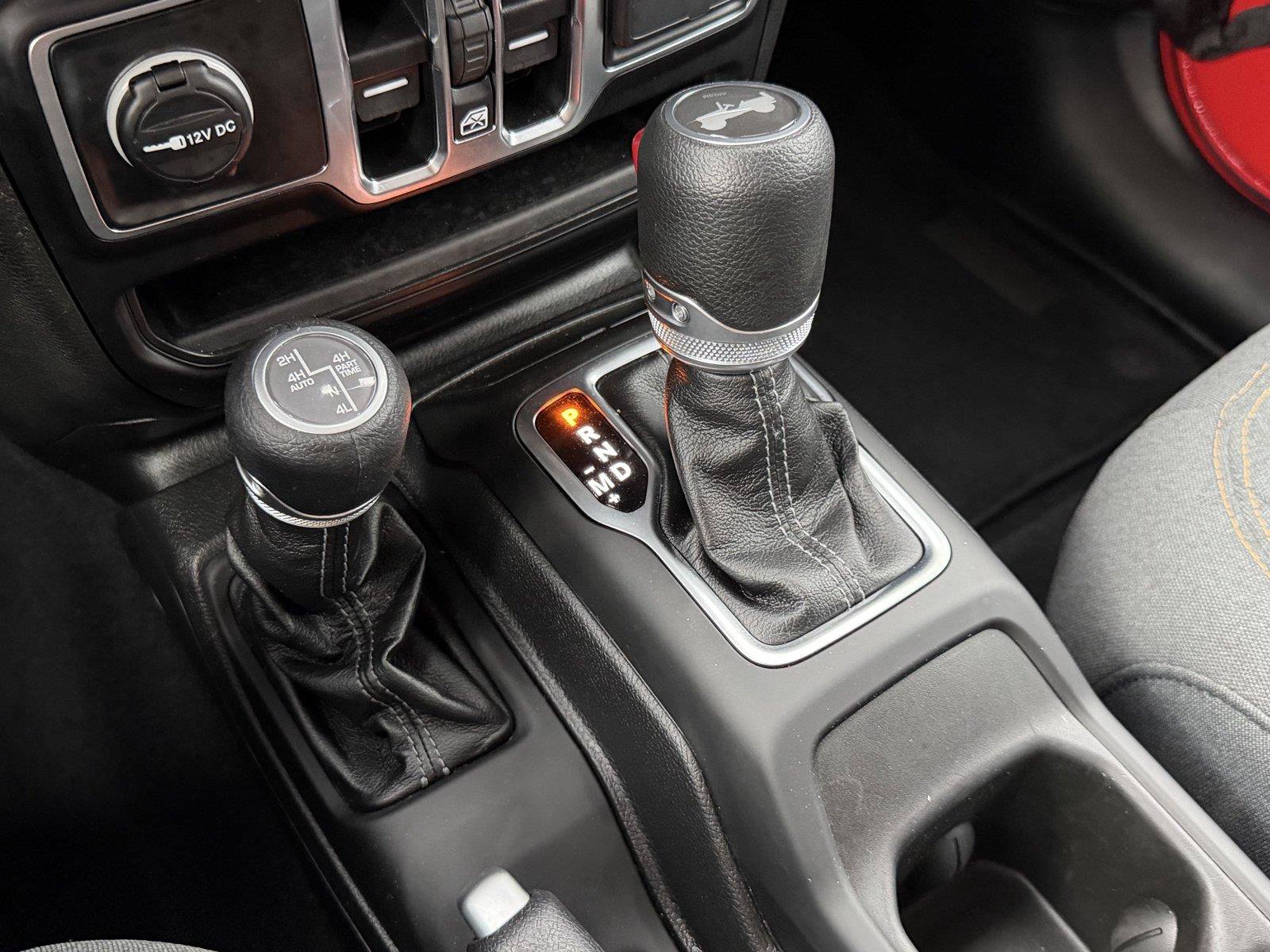 Used 2025 Jeep Wrangler Unlimited Sahara AWD/4WD image 25