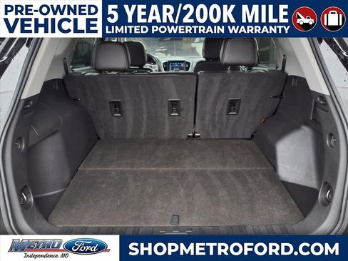 Used 2023 GMC Terrain SLT image 33