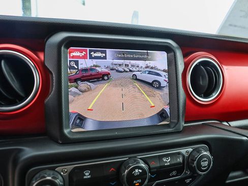 Used 2023 Jeep Gladiator Rubicon w/ LED Lighting Group AWD/4WD image 13