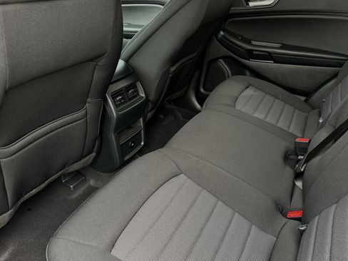 New 2024 Ford Edge SE w/ Black Appearance Package image 10