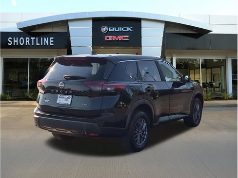 Used 2024 Nissan Rogue S AWD/4WD image 3