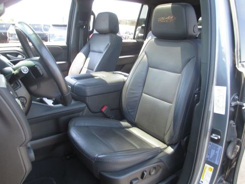 Used 2022 Chevrolet Suburban High Country AWD/4WD image 22