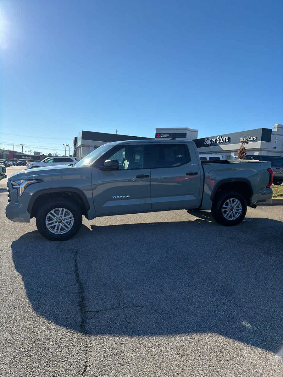 Used 2025 Toyota Tundra SR5 AWD/4WD image 13