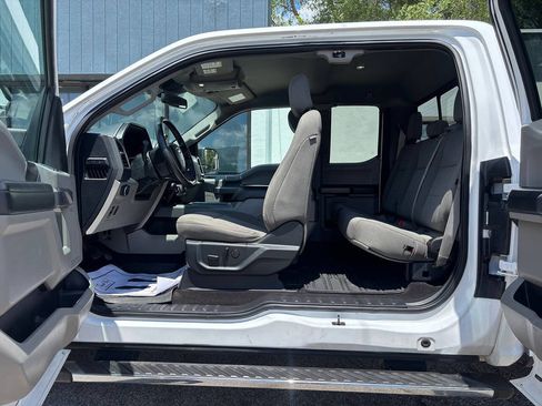 Used 2019 Ford F150 XLT w/ Equipment Group 302A Luxury AWD/4WD image 16