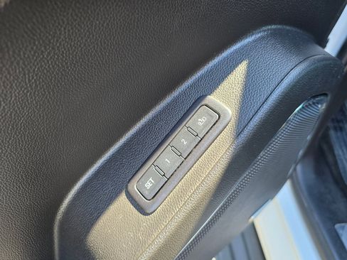 Used 2015 GMC Yukon SLT AWD/4WD image 35