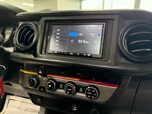 Used 2017 Toyota Tacoma SR image 14