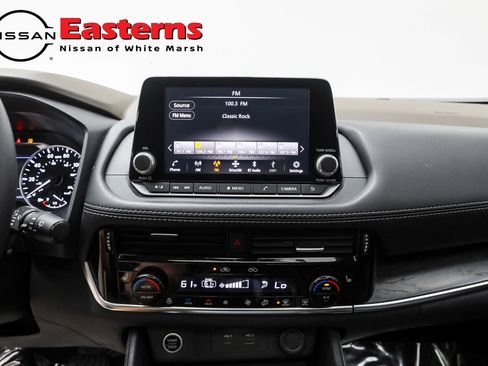 Used 2021 Nissan Rogue SL image 18