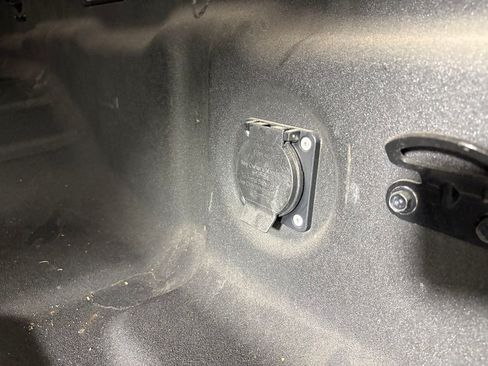 Used 2022 Nissan Frontier SV w/ SV Premium Package RWD image 37