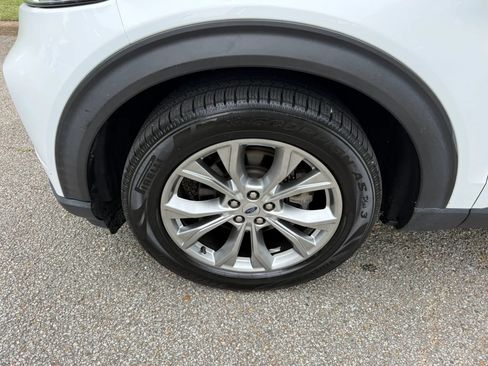Used 2021 Ford Explorer Limited w/ Equipment Group 301A RWD image 10