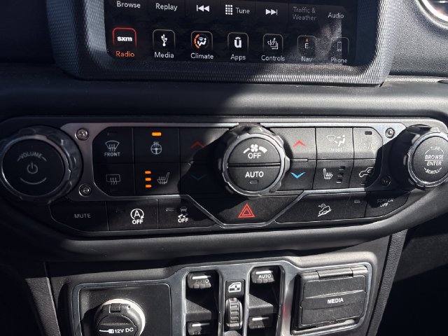Used 2018 Jeep Wrangler Unlimited Sahara AWD/4WD image 22