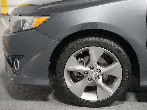 Used 2012 Toyota Camry SE image 5