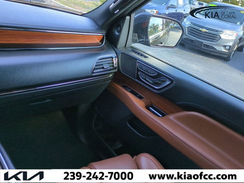 Used 2018 Lincoln Navigator Reserve w/ Technology Package image 16