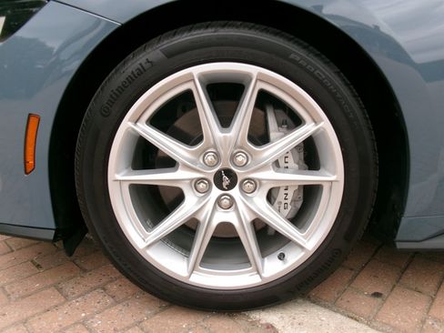 Used 2025 Ford Mustang GT Premium RWD image 27
