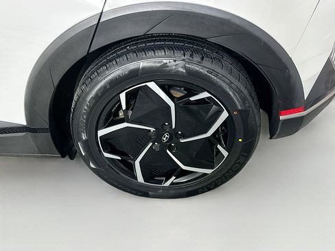 Used 2024 Hyundai Ioniq 5 SEL RWD image 11