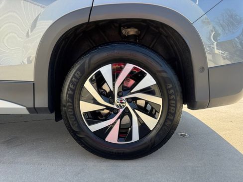 Used 2025 Volkswagen Tiguan S image 26