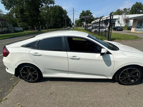 Used 2019 Honda Civic Sport image 4