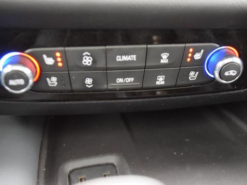 Used 2018 Buick Enclave Premium w/ Trailering Package AWD/4WD image 22