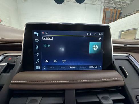 Used 2022 Chevrolet Suburban High Country AWD/4WD image 16