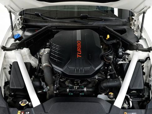 Used 2018 Kia Stinger GT1 image 3