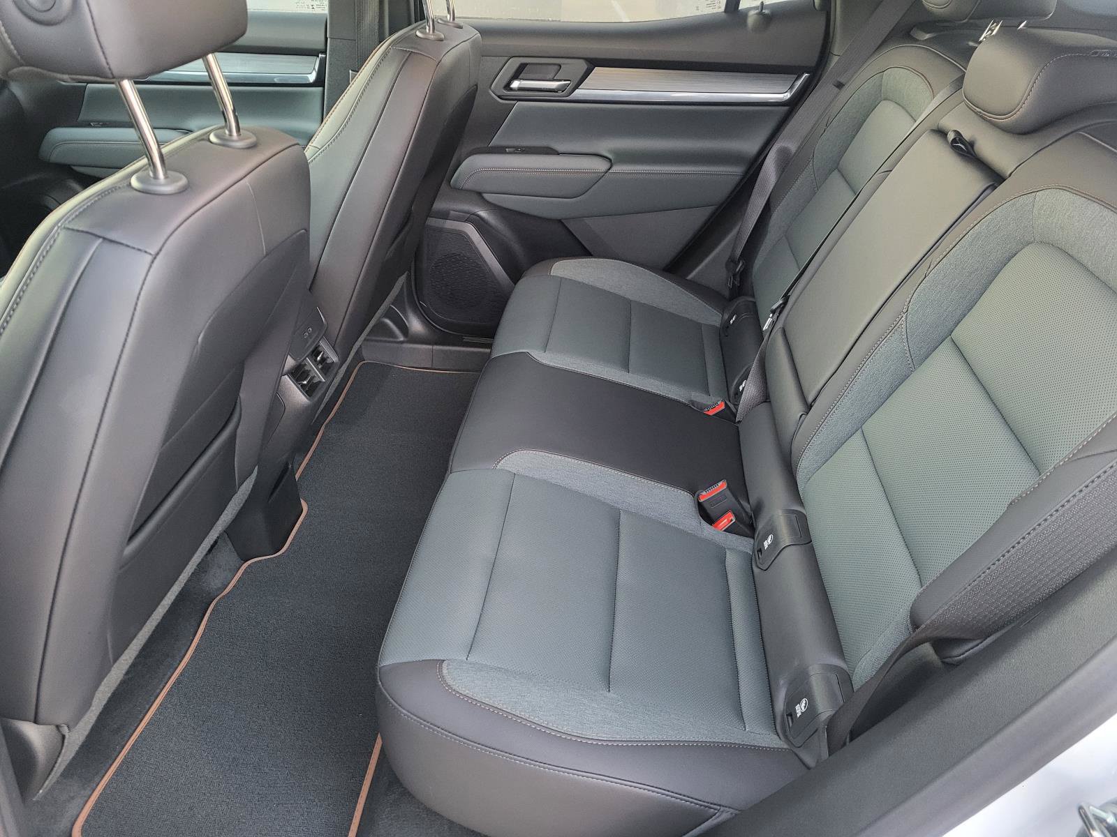 New 2026 GMC Terrain AT4 AWD/4WD image 4