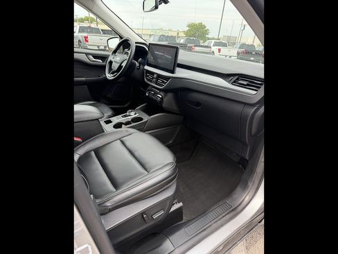 Used 2024 Ford Escape Platinum AWD/4WD image 16
