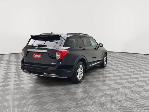 Used 2024 Ford Explorer XLT w/ Equipment Group 202A AWD/4WD image 40