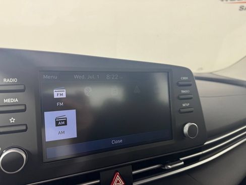 Used 2025 Hyundai Elantra SE FWD image 17