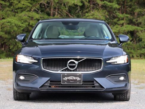 Used 2021 Volvo S60 T6 Momentum AWD/4WD image 40