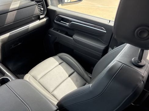 Used 2025 Chevrolet Silverado 2500 LTZ w/ LTZ Convenience Package AWD/4WD image 17