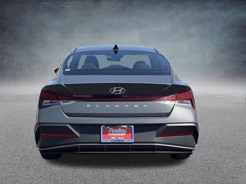 Used 2024 Hyundai Elantra SEL FWD image 5