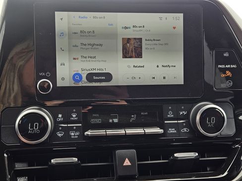 Used 2023 Toyota Highlander LE image 16